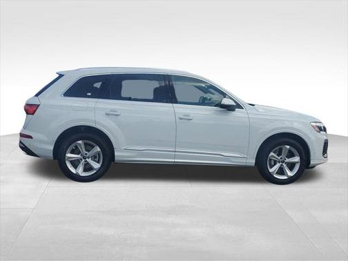 2025 Audi Q7 55 Premium