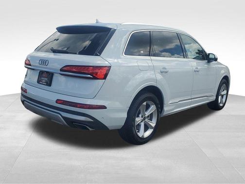 2025 Audi Q7 55 Premium