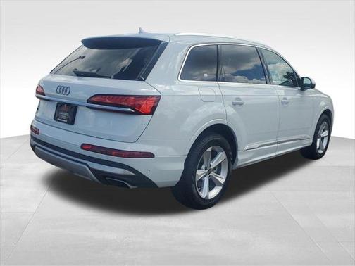 2025 Audi Q7 55 Premium
