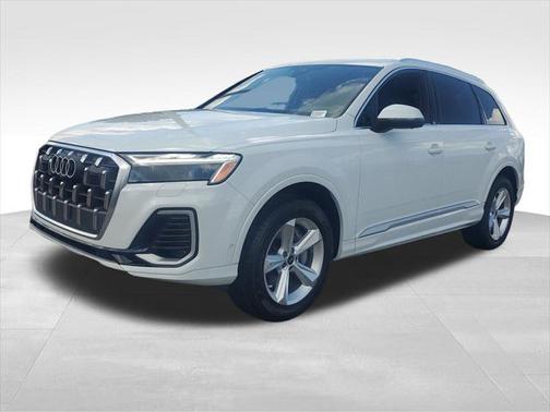 2025 Audi Q7 55 Premium