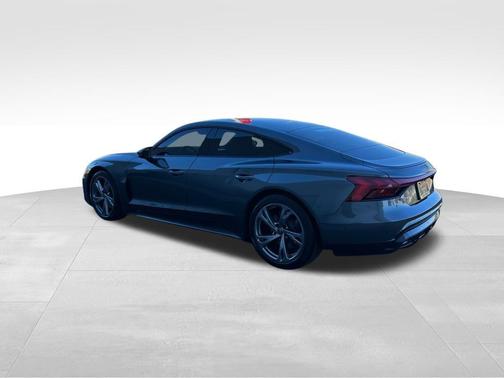 2024 Audi e-tron GT Premium Plus quattro