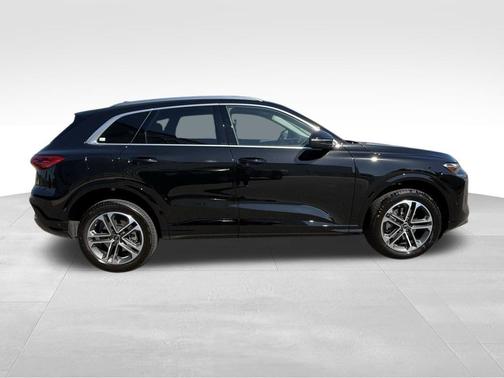 2025 Audi Q5 Premium TFSI quattro S tronic