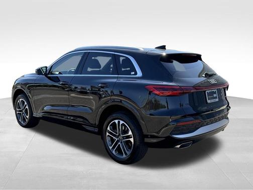 2025 Audi Q5 Premium TFSI quattro S tronic