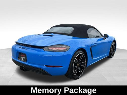 2022 Porsche 718 Boxster S