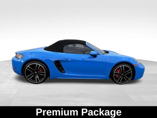 2022 Porsche 718 Boxster S