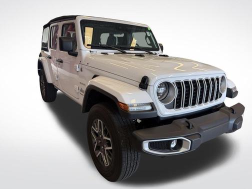 2024 Jeep Wrangler 4-Door Sahara 4x4