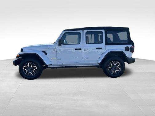 2024 Jeep Wrangler 4-Door Sahara 4x4