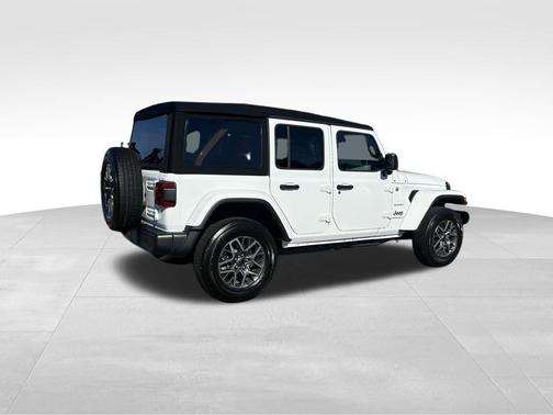 2024 Jeep Wrangler 4-Door Sahara 4x4