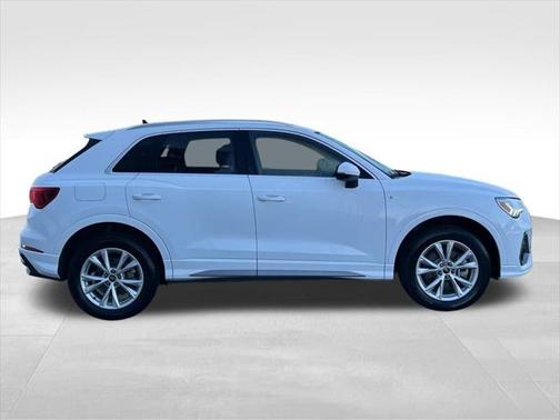 2024 Audi Q3 Premium 45 TFSI S line quattro Tiptronic