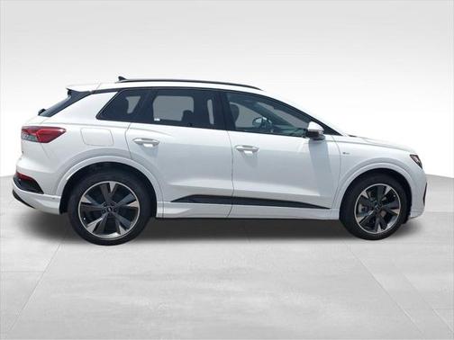 2024 Audi Q4 e-tron Premium Plus 55 quattro