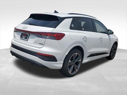 2024 Audi Q4 e-tron Premium Plus 55 quattro
