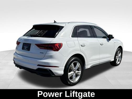 2022 Audi Q3 45 S line Premium
