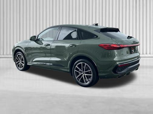 District Green Metallic 2026 Audi Q5 Sportback Prestige TFSI quattro S tronic
