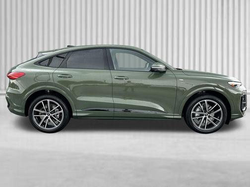 District Green Metallic 2026 Audi Q5 Sportback Prestige TFSI quattro S tronic