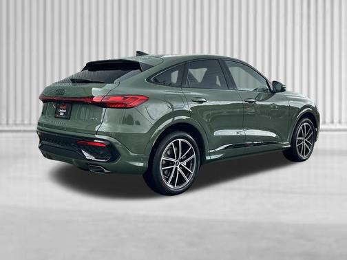 District Green Metallic 2026 Audi Q5 Sportback Prestige TFSI quattro S tronic
