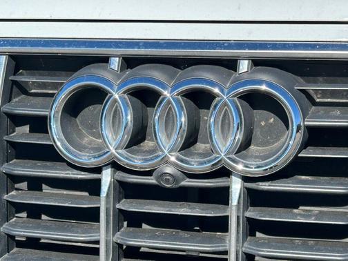 2022 Audi Q7 55 Premium