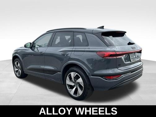 Magnet Gray 2025 Audi Q6 e-tron Premium Plus quattro