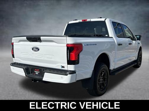 Oxford White 2025 Ford F-150 Lightning XLT