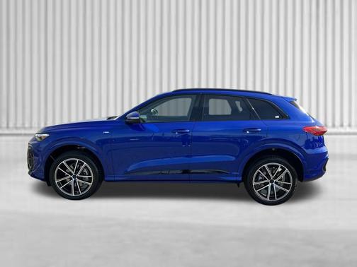 Blue 2026 Audi Q5 Premium Plus TFSI quattro S tronic