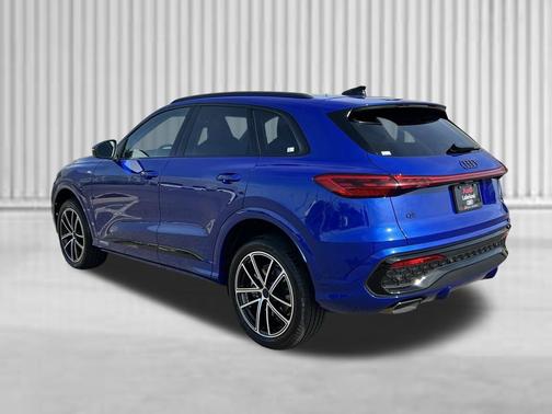 Blue 2026 Audi Q5 Premium Plus TFSI quattro S tronic