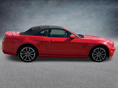 Black 2013 Ford Mustang GT Premium