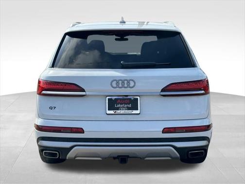 2025 Audi Q7 55 Premium
