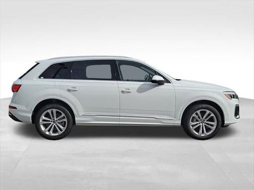 2025 Audi Q7 55 Premium