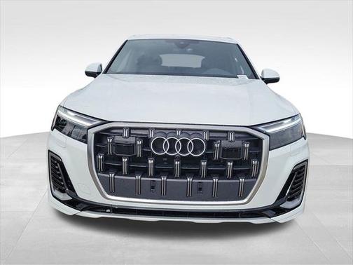 2025 Audi Q7 55 Premium
