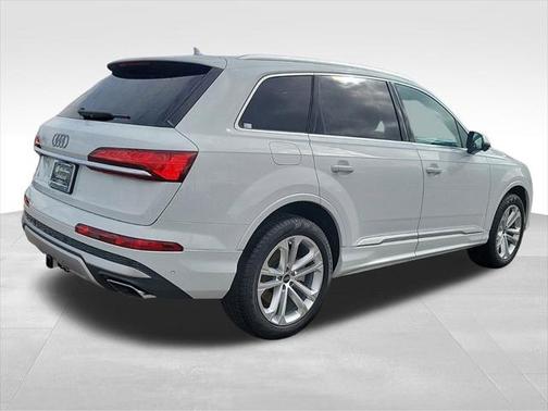 2025 Audi Q7 55 Premium