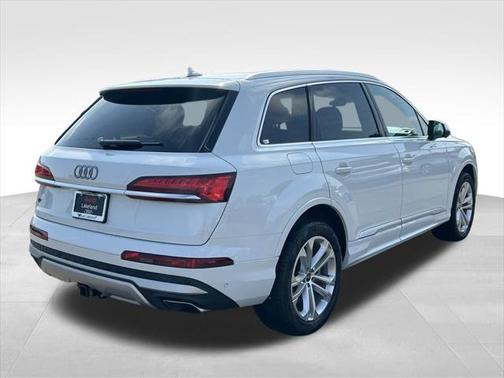 2025 Audi Q7 55 Premium