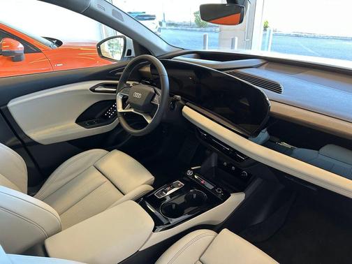 2025 Audi Q6 e-tron Premium Plus quattro