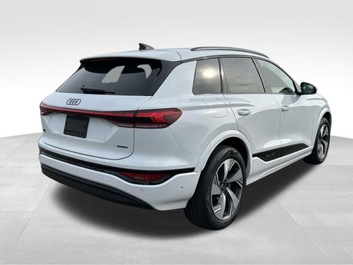2025 Audi Q6 e-tron Premium Plus quattro
