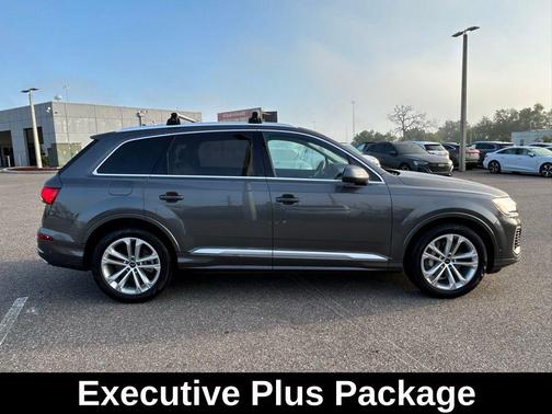 Samurai Gray Metallic 2025 Audi Q7 55 Prestige