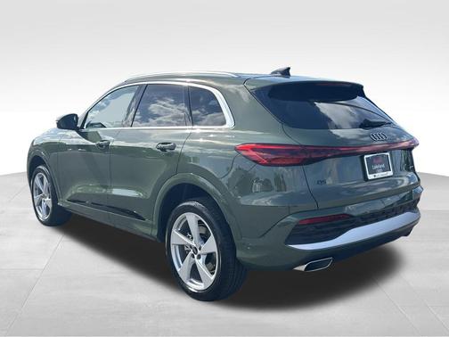 District Green Metallic 2026 Audi Q5 Premium Plus TFSI quattro S tronic