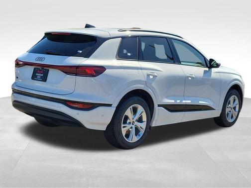 2025 Audi Q6 e-tron Premium Plus