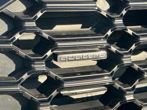 2024 Audi Q5 45 S line Premium