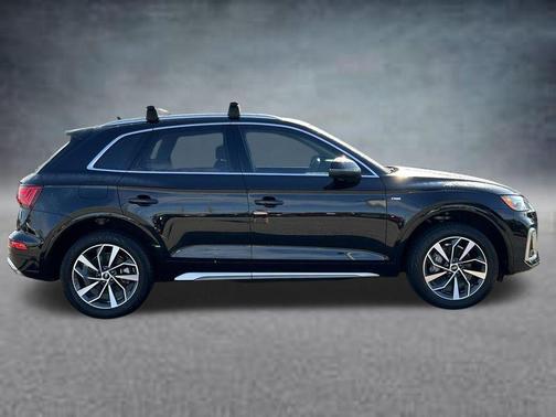 Mythos Black Metallic 2023 Audi Q5 45 S line Premium