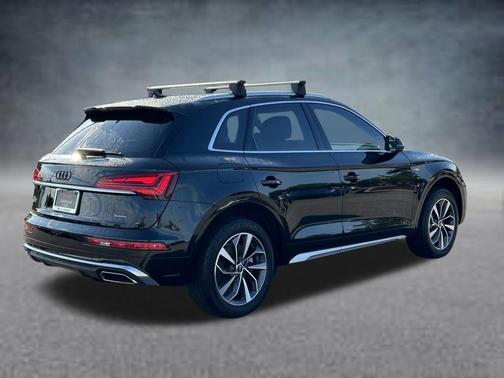 Mythos Black Metallic 2023 Audi Q5 45 S line Premium