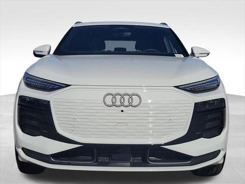 2025 Audi Q6 e-tron Premium Plus quattro