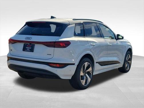2025 Audi Q6 e-tron Premium Plus quattro