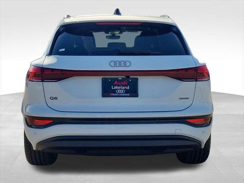 2025 Audi Q6 e-tron Premium Plus quattro