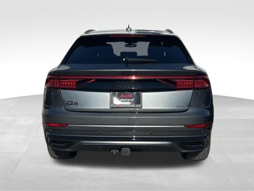 2022 Audi Q8 55 Premium Plus