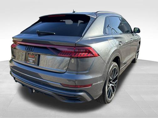 2022 Audi Q8 55 Premium Plus