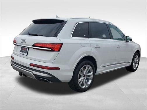 2025 Audi Q7 45 Premium