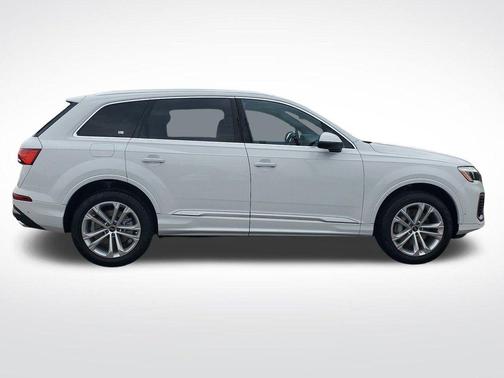 2025 Audi Q7 45 Premium