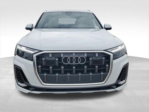 2025 Audi Q7 45 Premium
