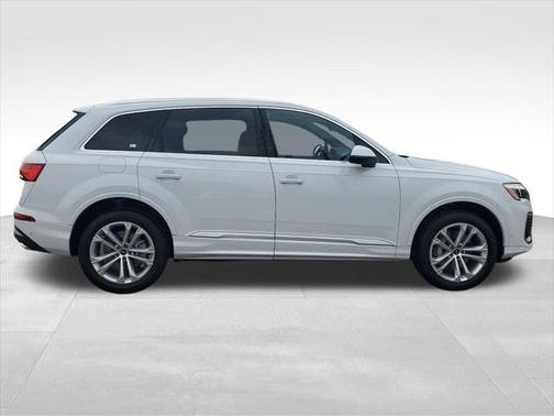 2025 Audi Q7 45 Premium