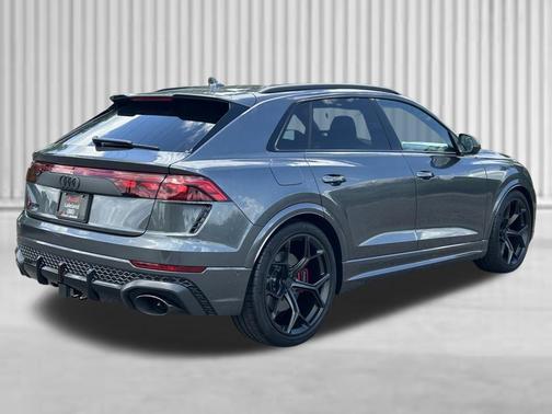 Daytona Gray Pearl Effect 2026 Audi RS Q8 4.0T