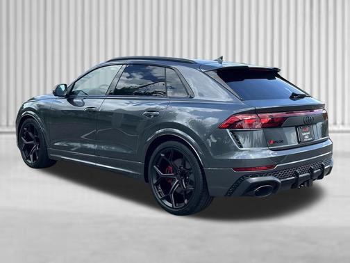 Daytona Gray Pearl Effect 2026 Audi RS Q8 4.0T
