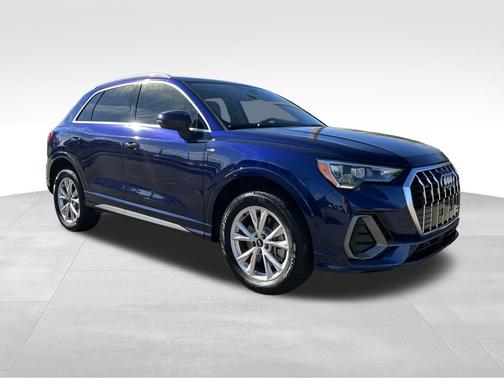 2022 Audi Q3 45 S line Premium